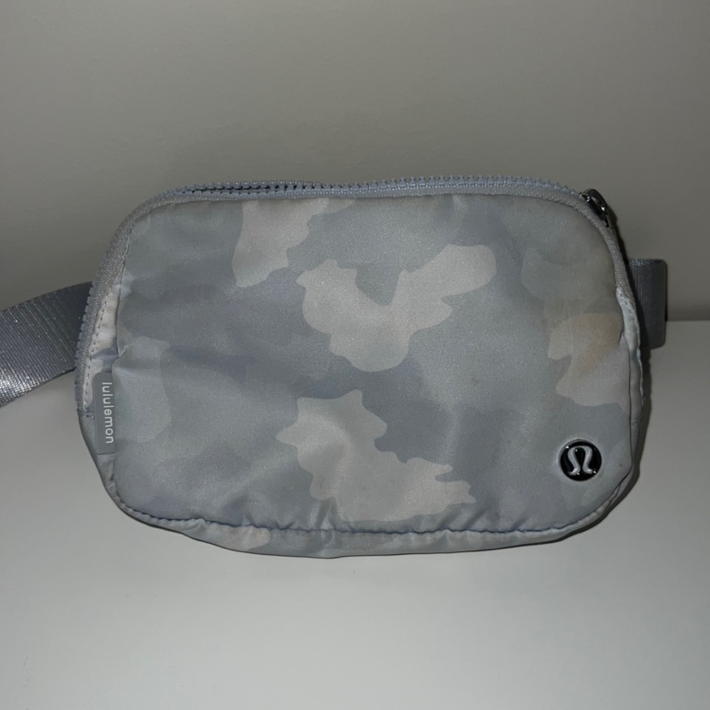 Lululemon belt bag